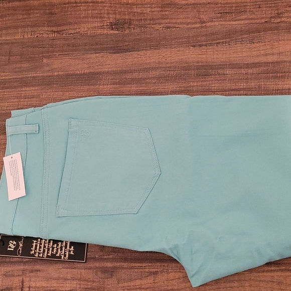Diane Gilman Jean's. Brand new. - Picture 5 of 5